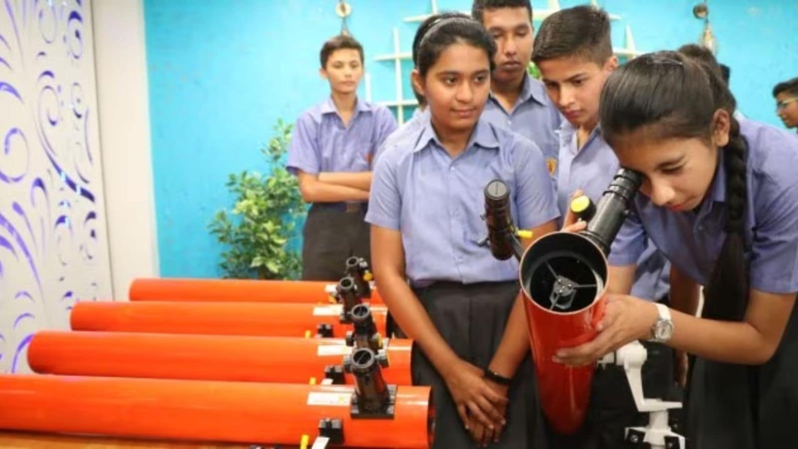 Top 10 Scholarships for Women in STEM UK (2025 Guide)